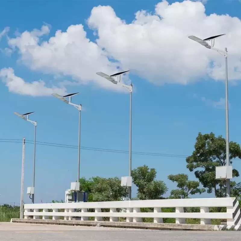 Lampione Solare Stradale V-Tac 50W con Pannello Fotovoltaico | Solar Stock